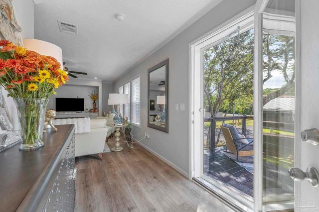 7984 Twin Lake Dr, Milton, FL 32583