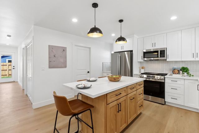 3765 Y St, Sacramento, CA 95817