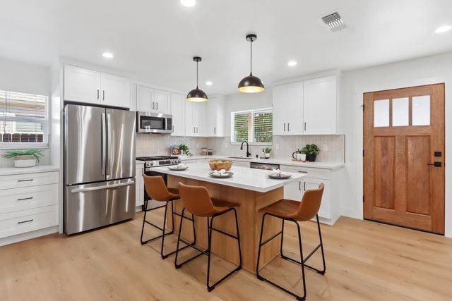 3765 Y St, Sacramento, CA 95817
