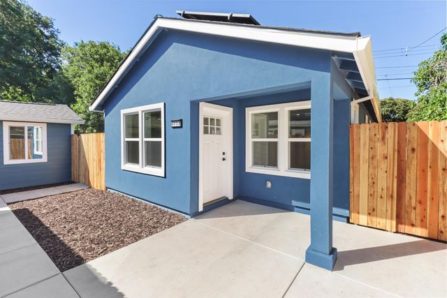 3765 Y St, Sacramento, CA 95817