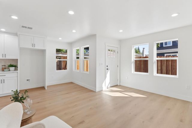 3765 Y St, Sacramento, CA 95817