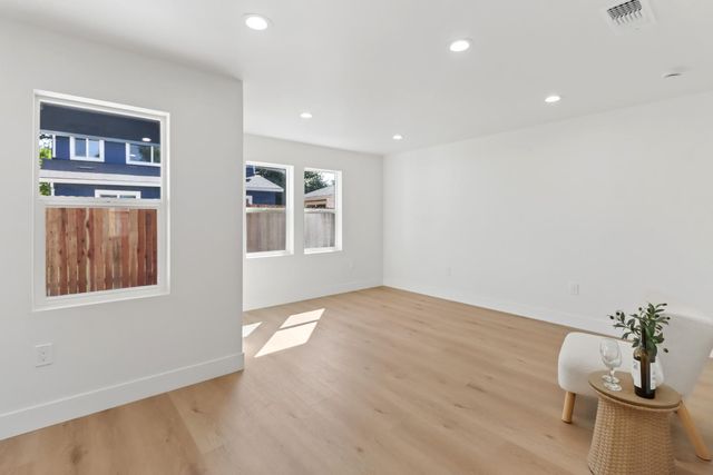 3765 Y St, Sacramento, CA 95817