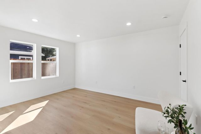 3765 Y St, Sacramento, CA 95817