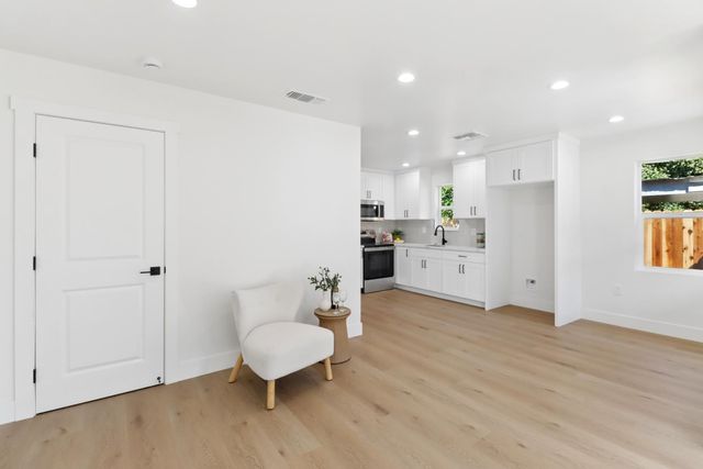 3765 Y St, Sacramento, CA 95817