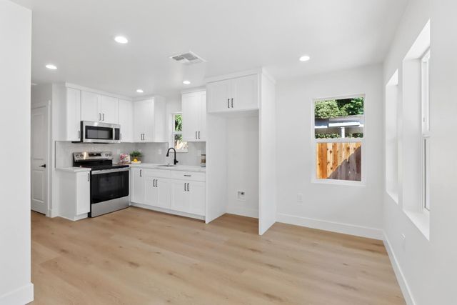 3765 Y St, Sacramento, CA 95817