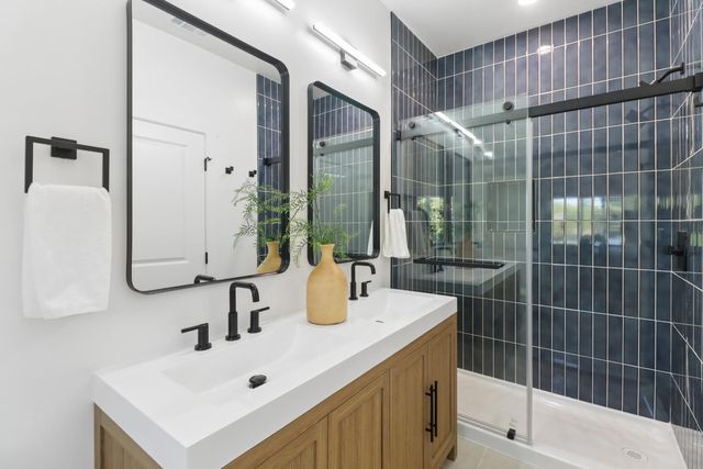 3765 Y St, Sacramento, CA 95817