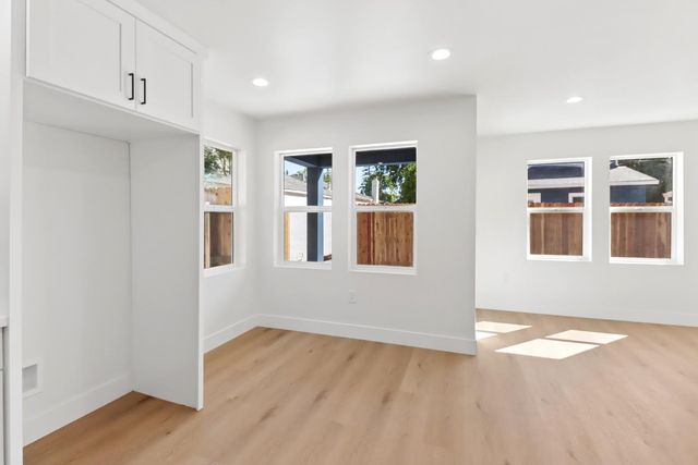 3765 Y St, Sacramento, CA 95817