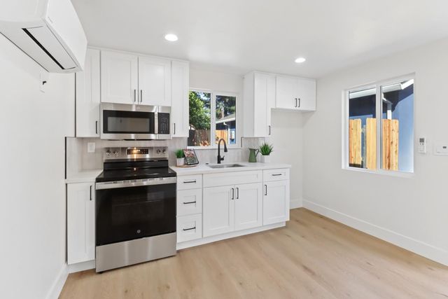 3765 Y St, Sacramento, CA 95817