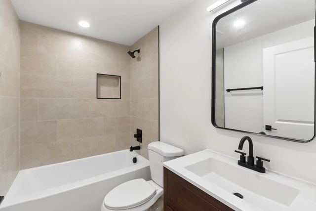 3765 Y St, Sacramento, CA 95817