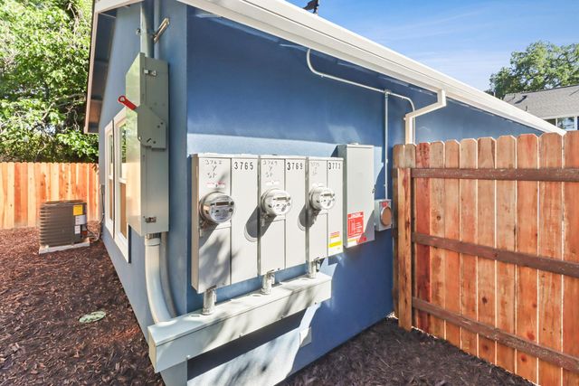 3765 Y St, Sacramento, CA 95817
