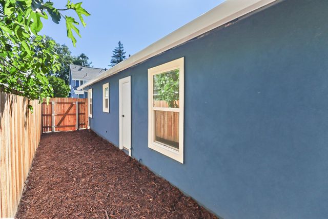 3765 Y St, Sacramento, CA 95817