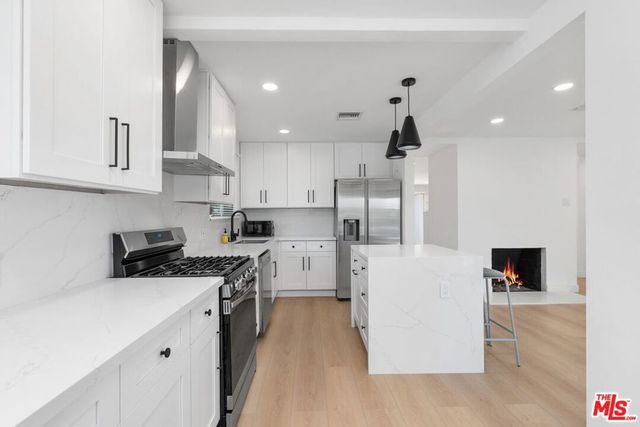 14348 Collins Street, Sherman Oaks, CA 91401