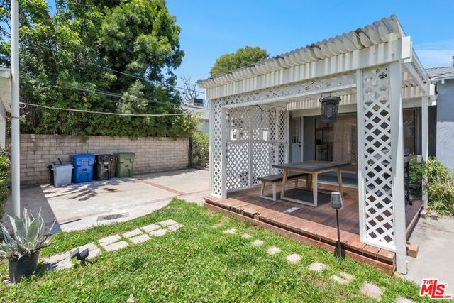14348 Collins Street, Sherman Oaks, CA 91401