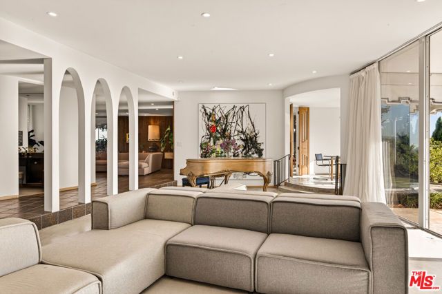 5337 Shenandoah Avenue, Los Angeles, CA 90056