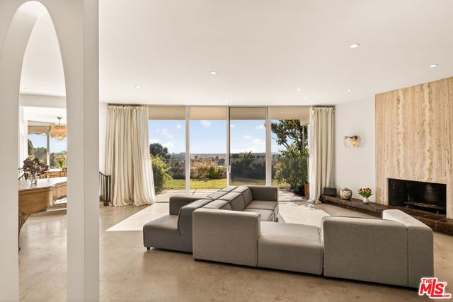 5337 Shenandoah Avenue, Los Angeles, CA 90056