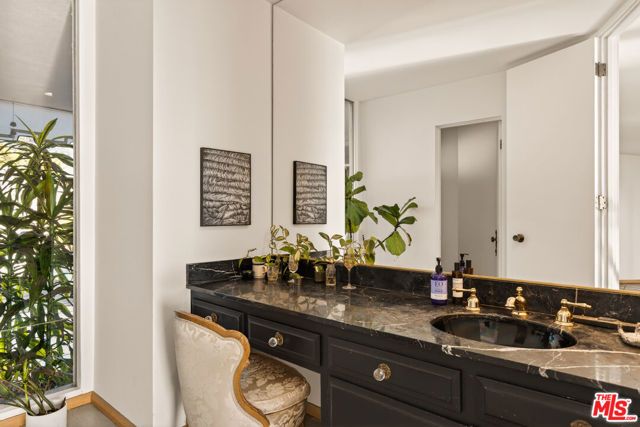 5337 Shenandoah Avenue, Los Angeles, CA 90056