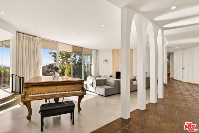 5337 Shenandoah Avenue, Los Angeles, CA 90056