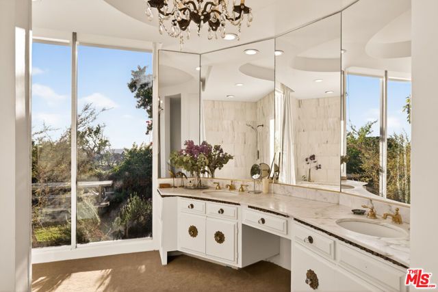 5337 Shenandoah Avenue, Los Angeles, CA 90056