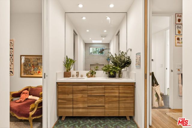 5337 Shenandoah Avenue, Los Angeles, CA 90056
