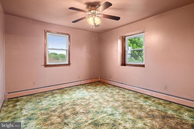 557 MEDIA RD, Oxford, PA 19363