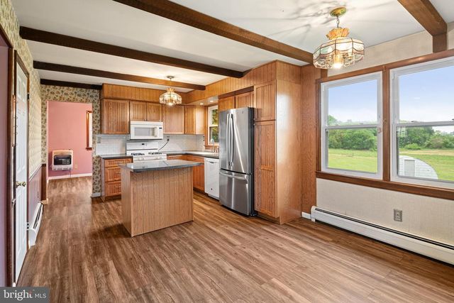 557 MEDIA RD, Oxford, PA 19363