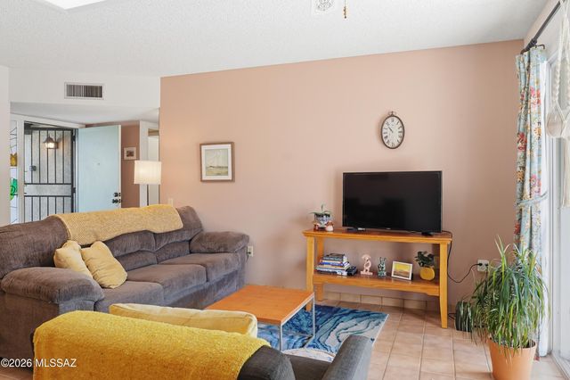 1176 S Alpine Circle, Green Valley, AZ 85614