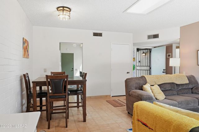 1176 S Alpine Circle, Green Valley, AZ 85614