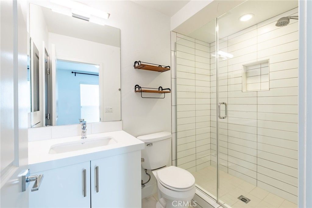 10736 Bloomfield Street, Toluca Lake, CA 91603 — photo 4