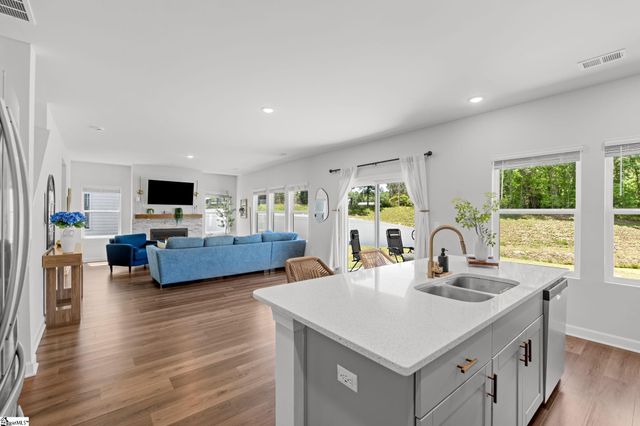 227 Addysons Way, Fountain Inn, SC 29644