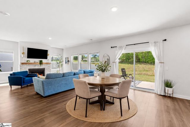 227 Addysons Way, Fountain Inn, SC 29644