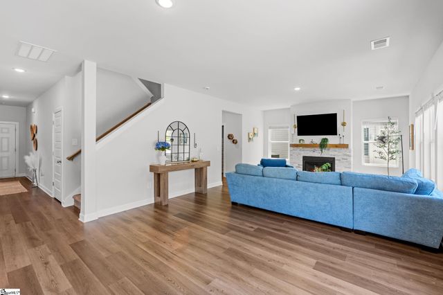 227 Addysons Way, Fountain Inn, SC 29644