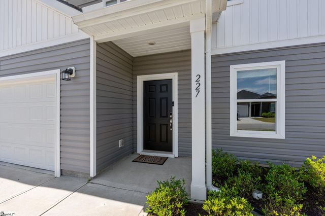227 Addysons Way, Fountain Inn, SC 29644