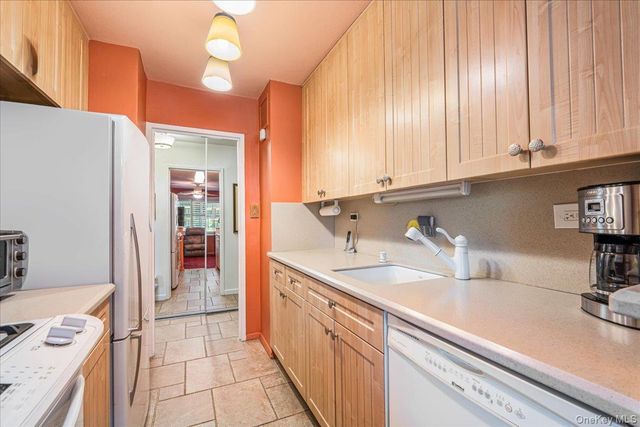 18-15 215 STREET 1G, Bayside, NY 11360