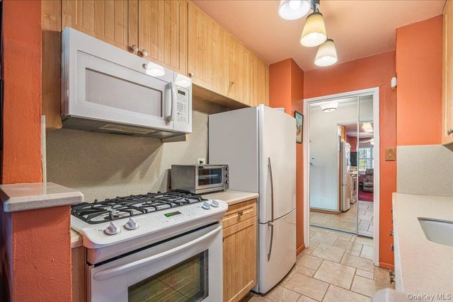 18-15 215 STREET 1G, Bayside, NY 11360