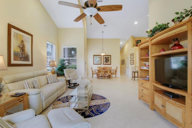 9015 Sand Shot Way, Port St. Lucie, FL 34986