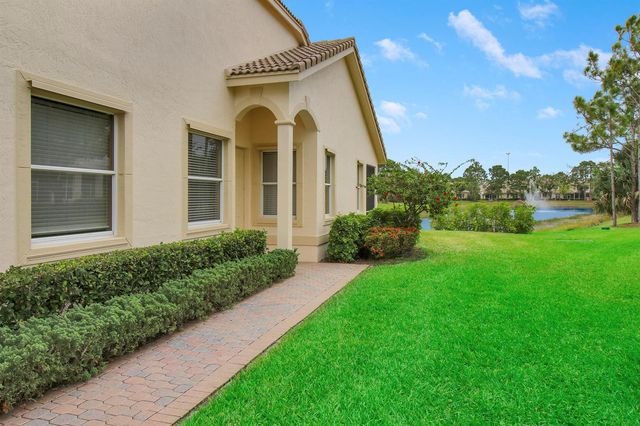 9015 Sand Shot Way, Port St. Lucie, FL 34986