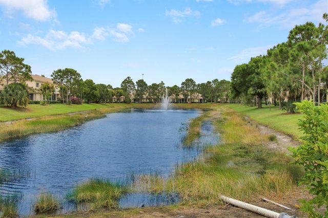 9015 Sand Shot Way, Port St. Lucie, FL 34986