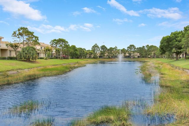 9015 Sand Shot Way, Port St. Lucie, FL 34986