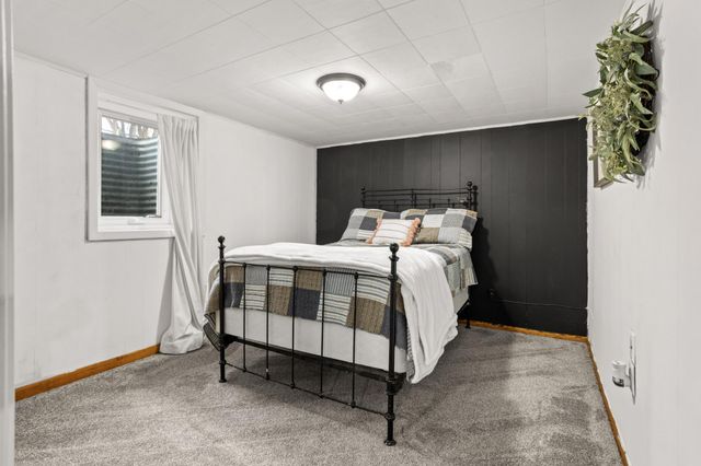 1305 12th Avenue N, Moorhead, MN 56560