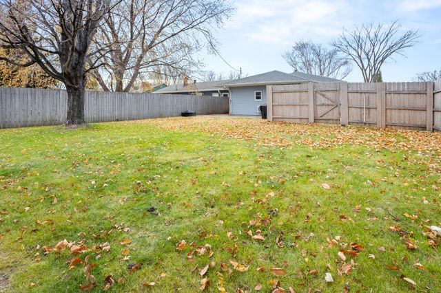 1305 12th Avenue N, Moorhead, MN 56560