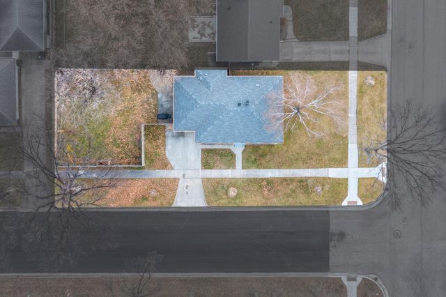 1305 12th Avenue N, Moorhead, MN 56560