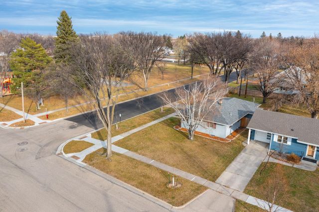 1305 12th Avenue N, Moorhead, MN 56560