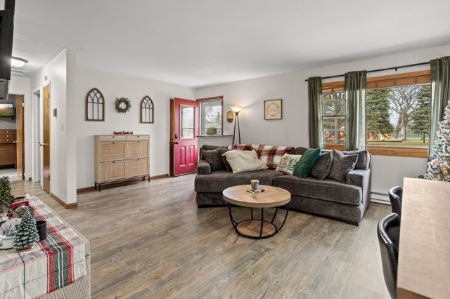 1305 12th Avenue N, Moorhead, MN 56560