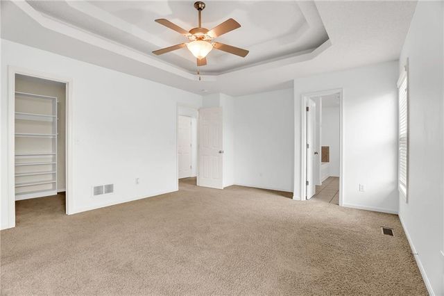 9015 N Essex Drive, Kansas City, MO 64156