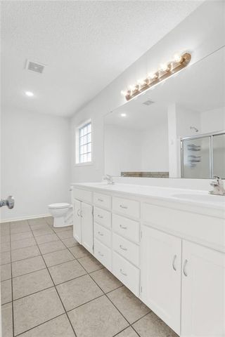 9015 N Essex Drive, Kansas City, MO 64156