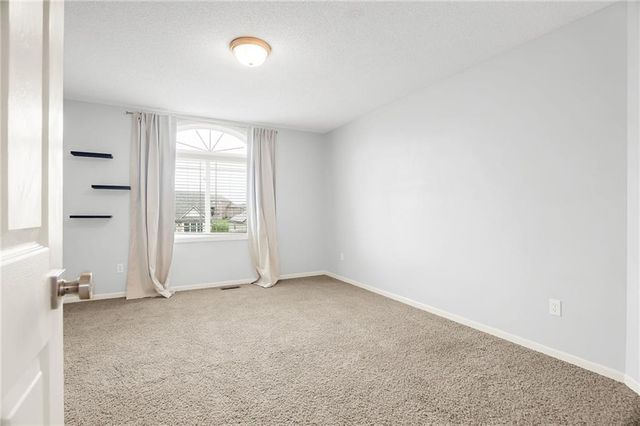 9015 N Essex Drive, Kansas City, MO 64156