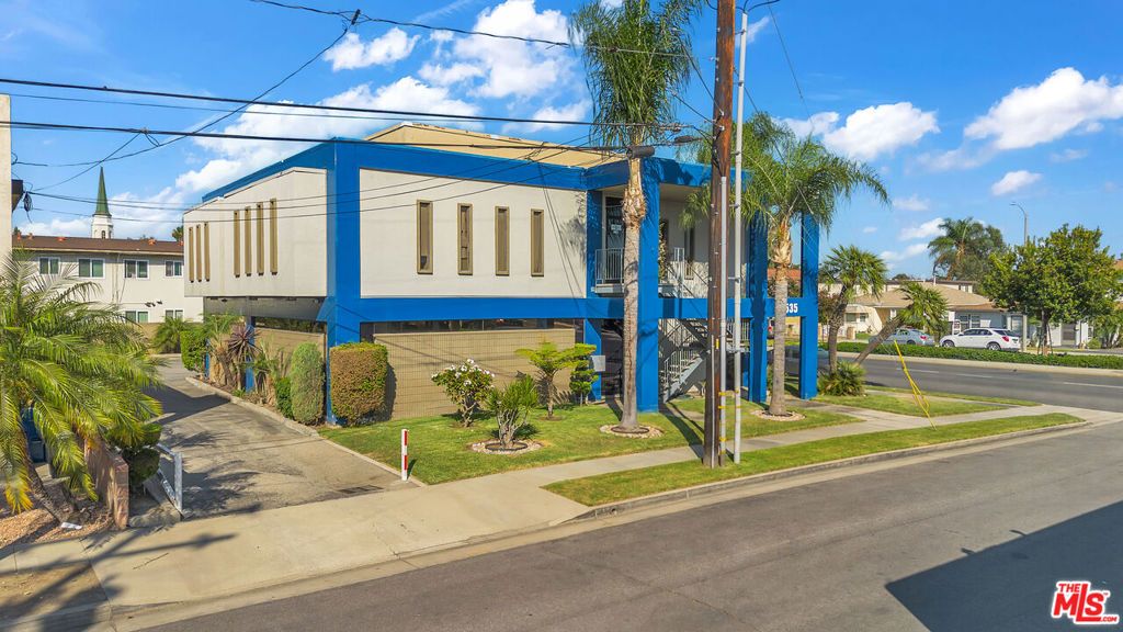 10535 Paramount Boulevard, Downey, CA 90241 — exterior