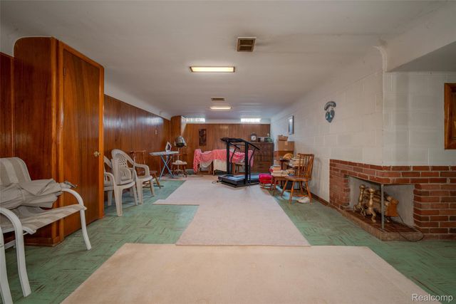 3458 Norwood Drive, Trenton, MI 48183