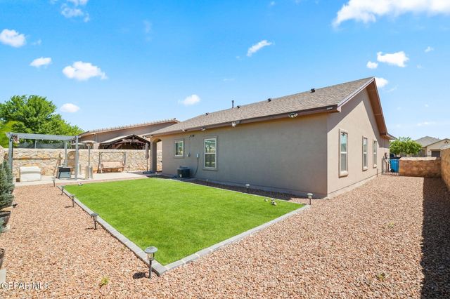 1091 Chris Forbes Circle, Socorro, TX 79927