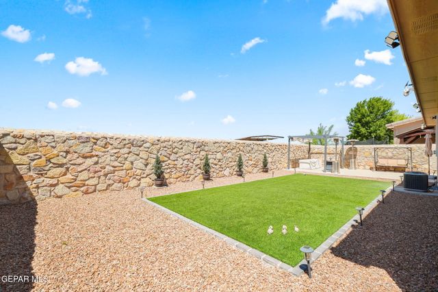 1091 Chris Forbes Circle, Socorro, TX 79927